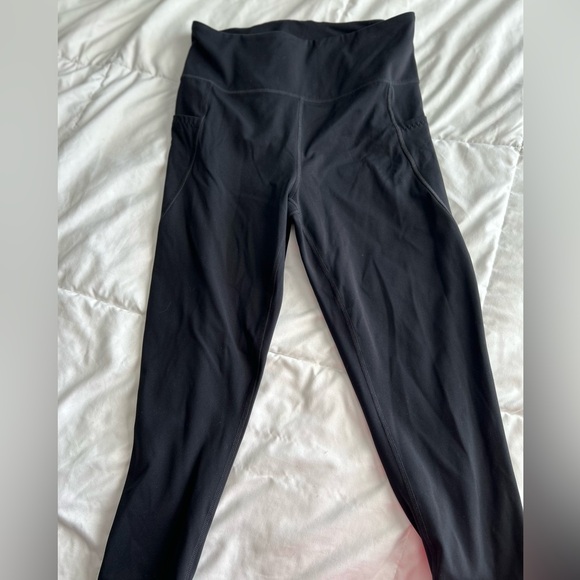 Free Movement Cropped Women’s Leggings Black- Knot at Ankle - Picture 1 of 9